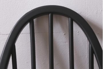 ヴィンテージ家具　ERCOL(アーコール)　ペイント　ブラックカラーが格好良いクエーカーチェア(ダイニングチェア、椅子、ビンテージ)(R-042943)