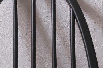 ヴィンテージ家具　ERCOL(アーコール)　ペイント　ブラックカラーが格好良いクエーカーチェア(ダイニングチェア、椅子、ビンテージ)(R-042943)
