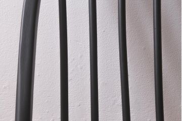 ヴィンテージ家具　ERCOL(アーコール)　ペイント　ブラックカラーが格好良いクエーカーチェア(ダイニングチェア、椅子、ビンテージ)(R-042943)
