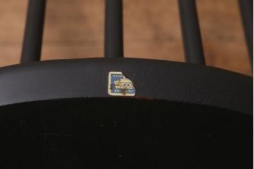 ヴィンテージ家具　ERCOL(アーコール)　ペイント　ブラックカラーが格好良いクエーカーチェア(ダイニングチェア、椅子、ビンテージ)(R-042943)