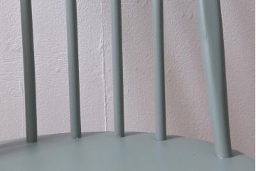 ヴィンテージ家具　ERCOL(アーコール)　淡いグリーンのペイントがおしゃれなクエーカーチェア(ダイニングチェア、椅子、ビンテージ)(R-042944)