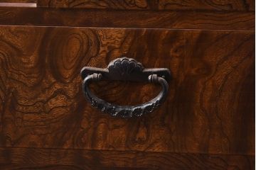 ビンテージ家具　黒柿・ケヤキ材　玉杢　上質な和の雰囲気漂う茶箪笥(茶棚、飾り棚)(R-042946)