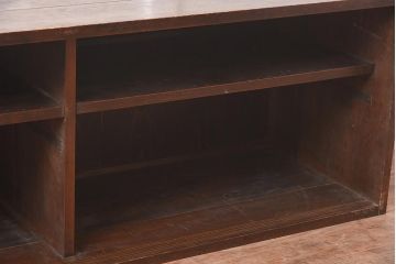 レトロ家具　シンプルなデザインが魅力のローボード(収納棚、戸棚、キャビネット)(R-042950)