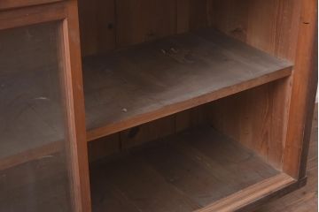 アンティーク家具　ヒノキ材　レトロモダンな重ね戸棚(キャビネット、食器棚、収納棚)(R-042954)