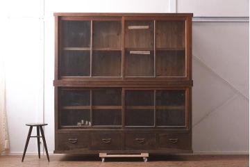 アンティーク家具　ヒノキ材　レトロモダンな重ね戸棚(キャビネット、食器棚、収納棚)(R-042954)