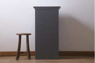 アンティーク家具　和製アンティーク　ダークグレーペイントがおしゃれな引き出し付きサイドキャビネット(収納棚、飾り棚、ガラス戸棚)(R-042955)