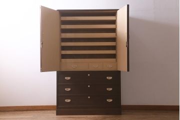 中古　伝統工芸品　頓所芳男　衣装盆付き　牡丹の前飾りが素敵な重ね加茂総桐箪笥(総桐たんす、和タンス、衣装箪笥、着物箪笥)(定価約120万円)(R-042959)