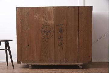 アンティーク家具　明治期　前面欅(ケヤキ)材　堂々とした金具が魅力の仙台箪笥(時代箪笥、衣装箪笥)(R-042961)