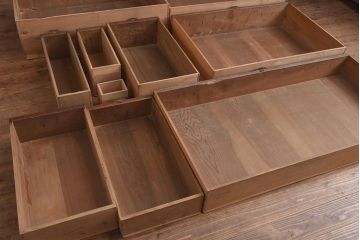 アンティーク家具　明治期　前面欅(ケヤキ)材　堂々とした金具が魅力の仙台箪笥(時代箪笥、衣装箪笥)(R-042961)