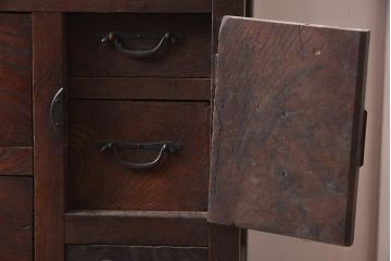 アンティーク家具　明治期　前面欅(ケヤキ)材　味わい漂う衣装箪笥(時代箪笥、収納箪笥、チェスト、引き出し)(R-042962)
