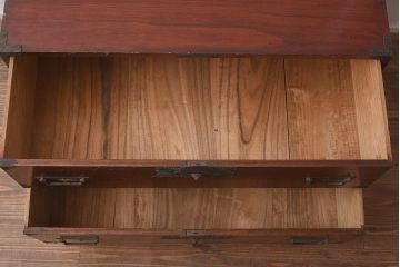 アンティーク家具　明治期　総桐材　漆塗りの箪笥ローボード(ローチェスト、衣装箪笥、時代箪笥、桐箪笥、桐たんす)(R-042963)