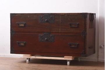 アンティーク家具　明治期　総桐材　漆塗りの箪笥ローボード(ローチェスト、衣装箪笥、時代箪笥、桐箪笥、桐たんす)(R-042964)