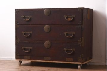 アンティーク家具　和製アンティーク　大正昭和初期　ヒノキ材　三段　和の風格漂う衣装箪笥(和箪笥)(R-042967)