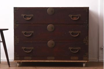 アンティーク家具　和製アンティーク　大正昭和初期　ヒノキ材　三段　和の風格漂う衣装箪笥(和箪笥)(R-042967)