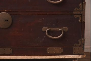 アンティーク家具　和製アンティーク　大正昭和初期　ヒノキ材　三段　和の風格漂う衣装箪笥(和箪笥)(R-042967)