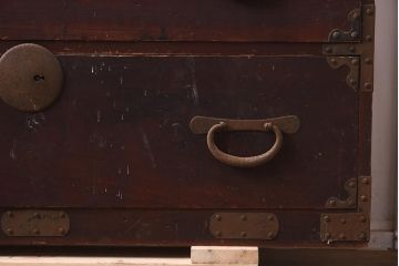 アンティーク家具　和製アンティーク　大正昭和初期　ヒノキ材　三段　和の風格漂う衣装箪笥(和箪笥)(R-042968)