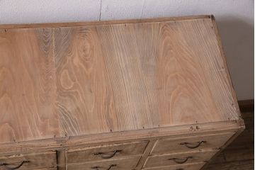 アンティーク家具　昭和初期　ストリップド(剥離)　タモ材　独特の木目が味わい深いチェスト(引き出し23杯)(R-042969)