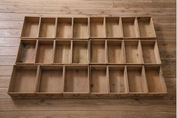 アンティーク家具　昭和初期　ストリップド(剥離)　タモ材　独特の木目が味わい深いチェスト(引き出し23杯)(R-042969)