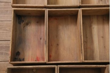 アンティーク家具　昭和初期　ストリップド(剥離)　タモ材　独特の木目が味わい深いチェスト(引き出し23杯)(R-042969)