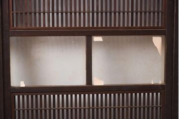 アンティーク建具　昭和初期　裏障子付き　腰板欅(ケヤキ)材　格子戸4枚セット(ガラス帯戸、引き戸)(R-042970)