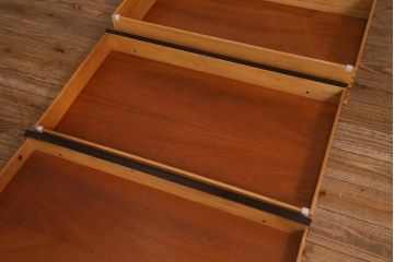 在庫未使用品　IDC大塚家具　ヘンレドン(HENREDON)　Barbara Barry　B8003-06　WN　ナイトテーブル(チェスト)(定価約75万円)(R-042975)