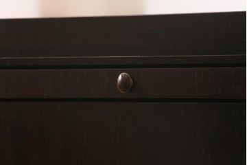 在庫未使用品　IDC大塚家具　ヘンレドン(HENREDON)　Barbara Barry　B8003-06　WN　ナイトテーブル(チェスト)(定価約75万円)(R-042975)