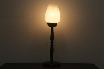 アンティーク照明　和製アンティーク　シェードのデザインがおしゃれなスタンドライト(テーブルランプ、デスクスタンド)(R-042977)