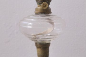 アンティーク雑貨　大正期　外箱(台)付き　ミルクガラスのオイルランプ(灯油ランプ)(R-042978)