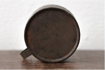 アンティーク雑貨　ジャンクな風合いがおしゃれなアイアン製のオイルランプ(灯油ランプ)(R-042979)