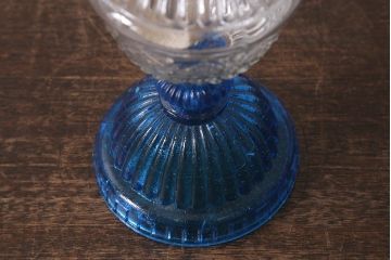 アンティーク雑貨　ブルーのガラスとエンボスがおしゃれなオイルランプ(灯油ランプ)(R-042980)