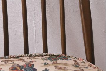 ヴィンテージ家具　ERCOL(アーコール)　クッション付き　カントリースタイルにも合うクエーカーチェア(椅子、ビンテージ)(R-042990)