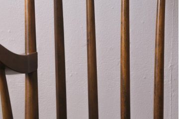 ビンテージ家具　木のぬくもり溢れるブナ材製のロッキングチェア(アームチェア)(R-042994)