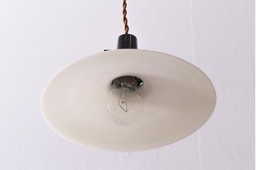 アンティーク照明　戦前　昭和レトロ　昔なつかしい平笠シェードのペンダントライト(天井照明、吊り下げ照明)(R-042998)