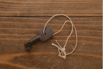 アンティーク家具　明治大正期　ヒノキ材　隠し付き　上品な佇まいが魅力の関西帳場箪笥(時代箪笥、収納棚)(R-043004)