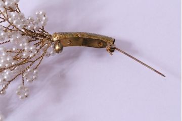 ヴィンテージアクセサリー　梅の木のような白いビーズのビンテージブローチ(R-043006)