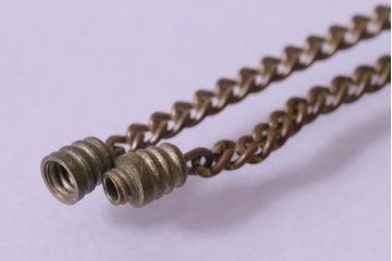 アンティークアクセサリー　和製　アンティークの雰囲気漂うロケットペンダント(ネックレス)(R-043018)