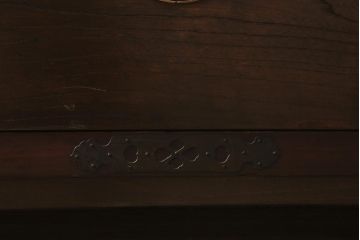 アンティーク家具　明治大正期　二本松箪笥リメイク　前板ケヤキ材　フラップダウン扉が便利な脚付きテレビ台(ローボード、テレビボード、収納棚)(R-043022)