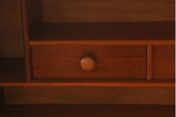 ヴィンテージ家具　北欧ビンテージ　ペイントとチーク材のバイカラーがおしゃれなライティングビューロー(デスク、机、在宅ワーク、在宅用チェスト)(R-043023)