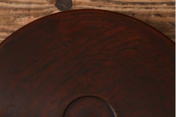アンティーク雑貨　昭和レトロ　使いこまれた質感が味わい深い刳り貫き盆(丸盆、お盆)(R-043044)