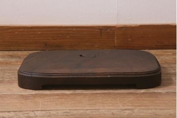 アンティーク雑貨　ケヤキ材一枚板　木の味わいが魅力的な花台(飾り台、盆栽卓)(R-043045)