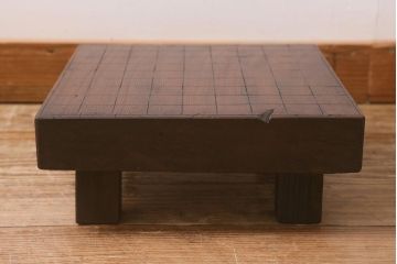 アンティーク雑貨　明治大正期　総ケヤキ材　はっきりとした木目が印象的な将棋盤(飾り台、花台)(R-043046)