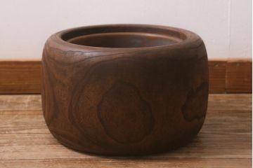 アンティーク雑貨　和製アンティーク　味のある木目を楽しめる刳り貫き火鉢(木製火鉢、丸火鉢、手あぶり)(R-043047)