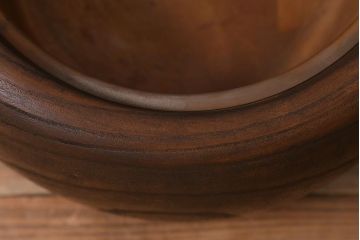 アンティーク雑貨　和製アンティーク　味のある木目を楽しめる刳り貫き火鉢(木製火鉢、丸火鉢、手あぶり)(R-043048)