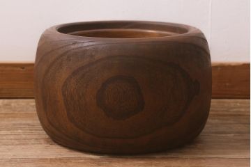 アンティーク雑貨　和製アンティーク　味のある木目を楽しめる刳り貫き火鉢(木製火鉢、丸火鉢、手あぶり)(R-043048)