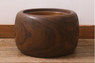 アンティーク雑貨　和製アンティーク　味のある木目を楽しめる刳り貫き火鉢(木製火鉢、丸火鉢、手あぶり)(R-043048)