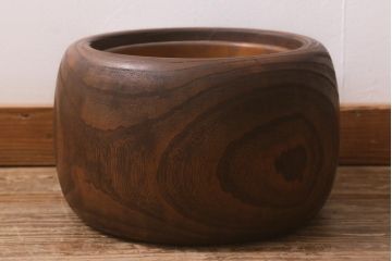 アンティーク雑貨　和製アンティーク　味のある木目を楽しめる刳り貫き火鉢(木製火鉢、丸火鉢、手あぶり)(R-043048)