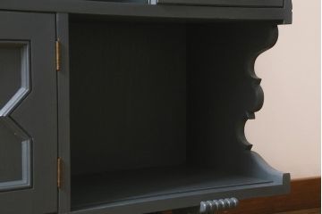ビンテージ家具　神戸洋家具　永田良介商店　ペイント　シックな佇まいのサイドボード(キャビネット、収納棚、飾り棚、ヴィンテージ)(R-043049)