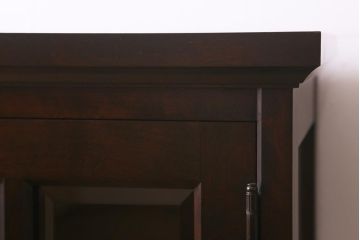 中古　リメイク家具　北海道民芸　脚付き　品のある佇まいがお洒落なキャビネット(食器棚、飾り棚、収納棚)(R-043055)