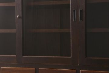 アンティーク家具　上手物!　ナラ材　大正ロマン　四枚引き戸　おしゃれな意匠が目を引く重ねガラス戸棚(収納棚、飾り棚、キャビネット)(R-043056)