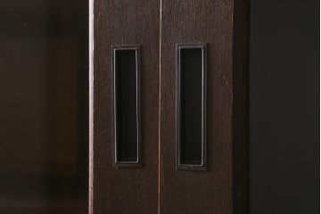 アンティーク家具　上手物!　ナラ材　大正ロマン　四枚引き戸　おしゃれな意匠が目を引く重ねガラス戸棚(収納棚、飾り棚、キャビネット)(R-043056)